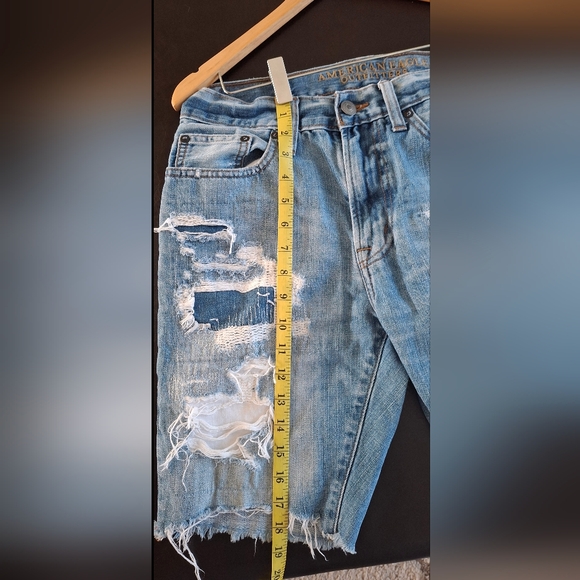 American Eagle Hi-Rise Shortie Distressed Cuffed Denim Shorts Size 29 - Picture 10 of 11